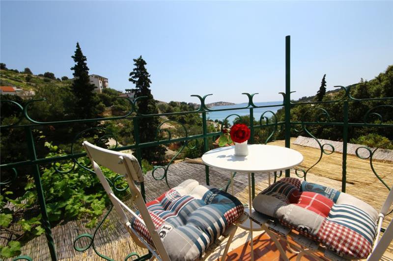 Beachfront villa in Sevid, photograph 2