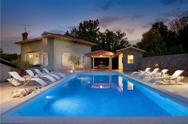 4 Bedroom Villa with Pool, Sauna and Sea View near Lovran, Sleeps 8 