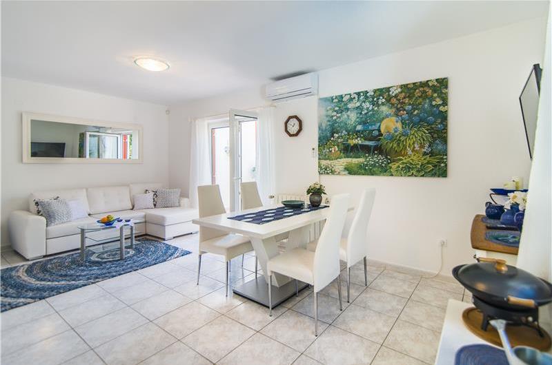 4 Bedroom Villa with Pool and Annex near Porec, Sleeps 8