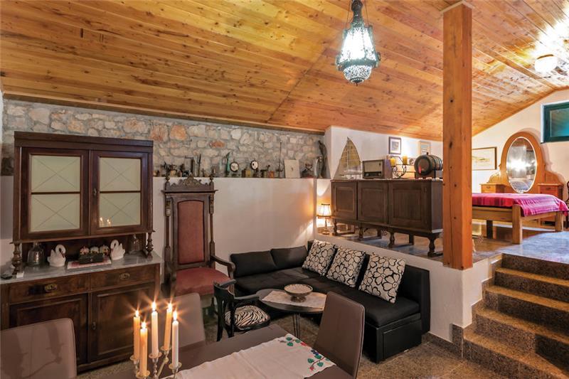Beachfront villa in Milna, photograph 17