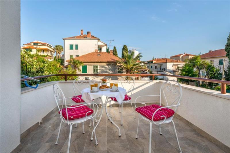 Villa in Split, photograph 1