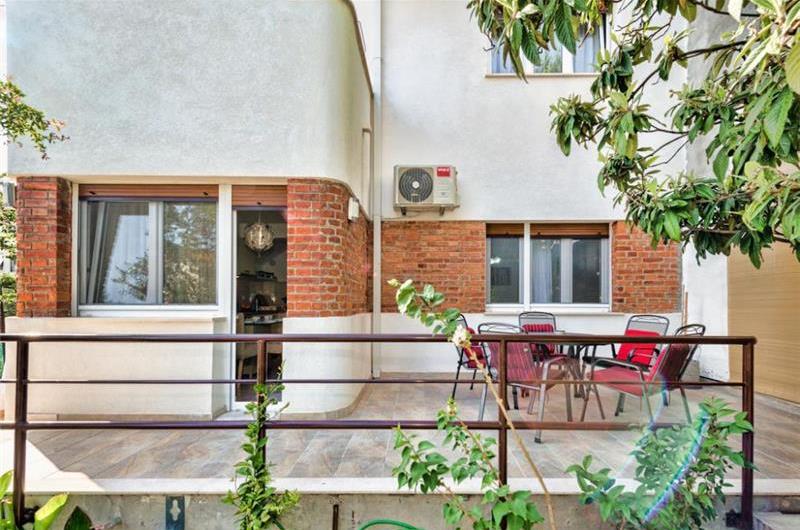 4 Bedroom Villa with Balcony near Split Old Town, Sleeps 8-10