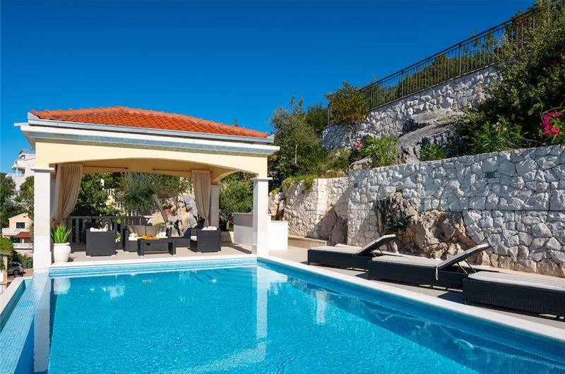 3 Bedroom Villa in Uvala Ljubljeva near Trogir, sleeps 7-8