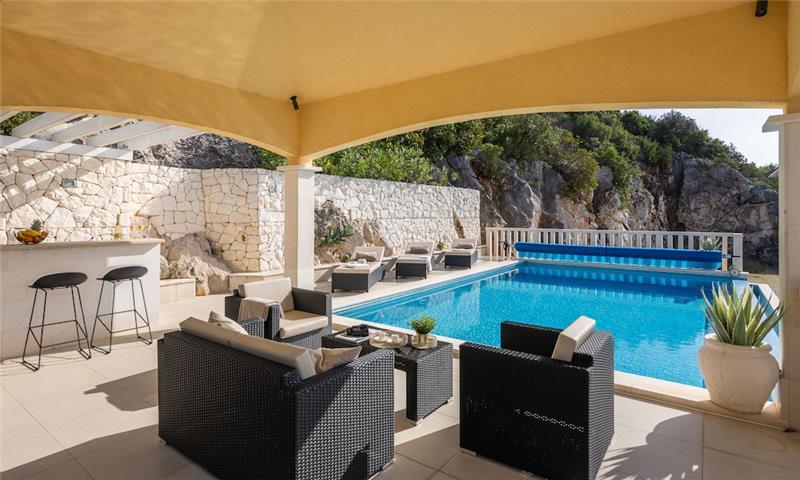 3 Bedroom Villa in Uvala Ljubljeva near Trogir, sleeps 6-7