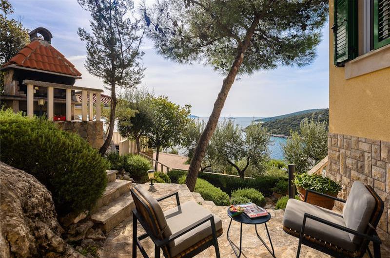 3 Bedroom Villa in Uvala Ljubljeva near Trogir, sleeps 6-7