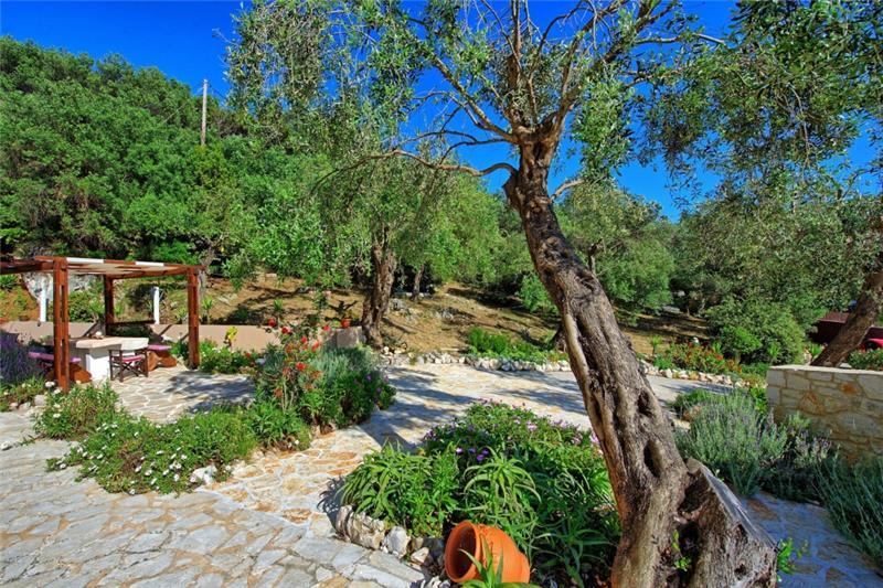 Sea-view villa in Karniaris, photograph 13