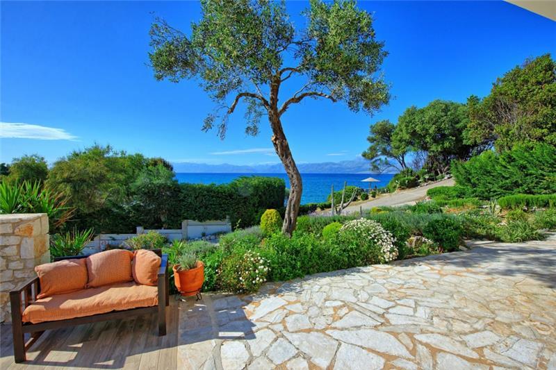 Sea-view villa in Karniaris, photograph 6