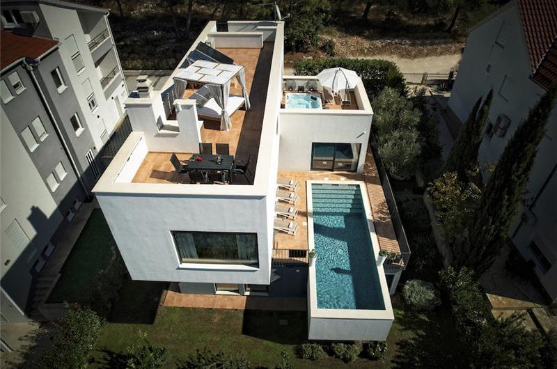 3 Bedroom Villa with Pool and Sea View on Ciovo Island near Trogir, Sleeps 6-8