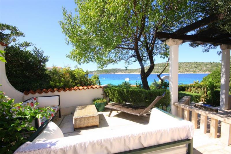 Beachfront villa in Kanice, photograph 6