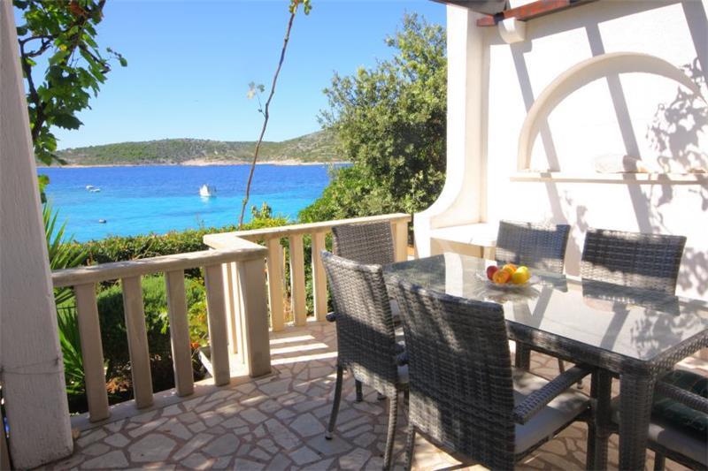 Beachfront villa in Kanice, photograph 2