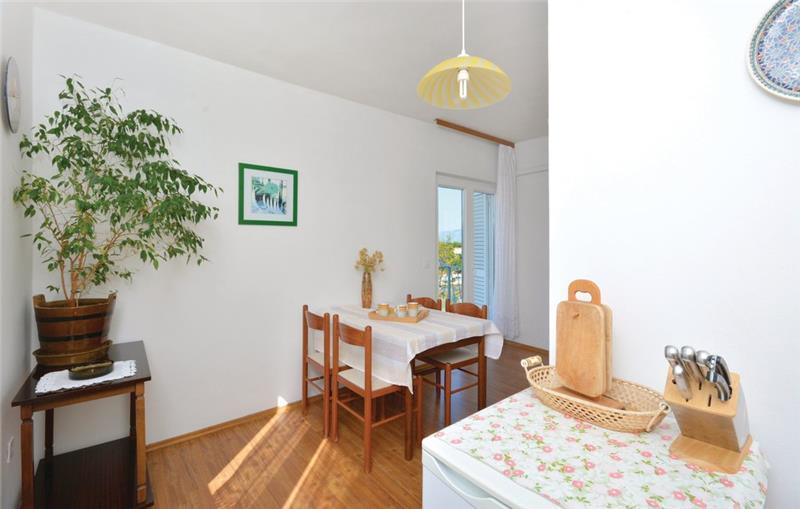 Sea-view villa in Jelsa, photograph 7