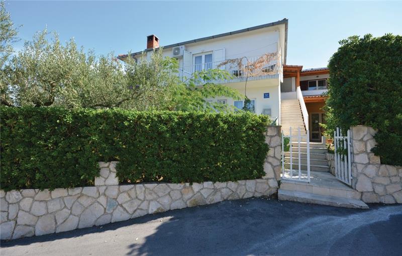 Sea-view villa in Jelsa, photograph 14