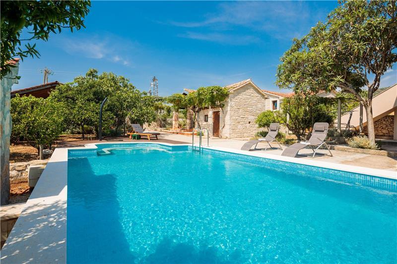 Villa in Trogir, photograph 1
