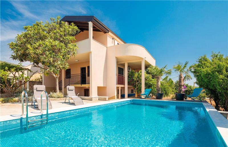Villa in Trogir, photograph 3