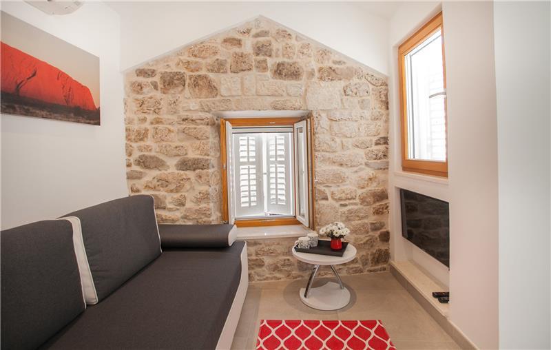 1 Bedroom Split-Level Apartment with Balcony in Trogir Old Town, Sleeps 2-4