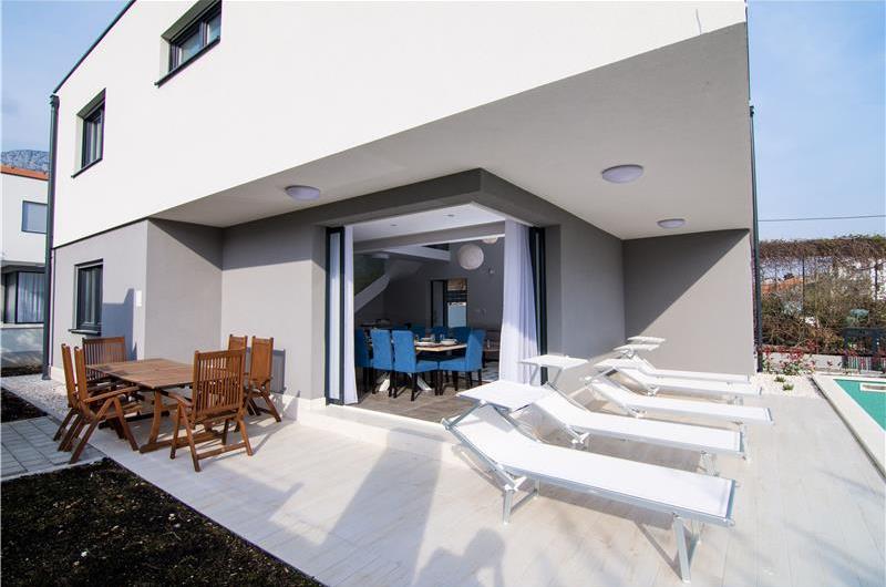 2 x 5 Bedroom Villa with Pool in Kaštel Kambelovac near Trogir, Sleeps 10-12
