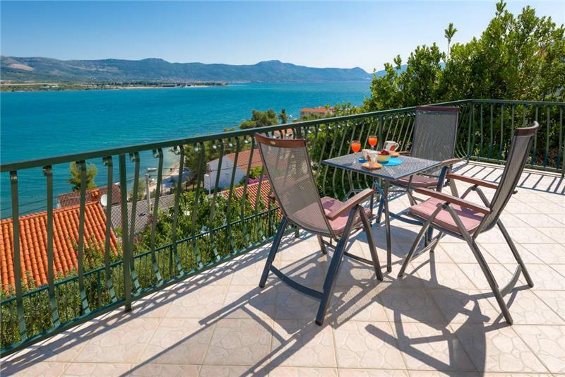 Beachfront villa in Ciovo, photograph 15