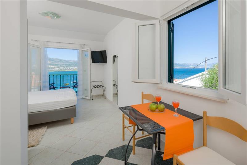 Beachfront villa in Ciovo, photograph 21