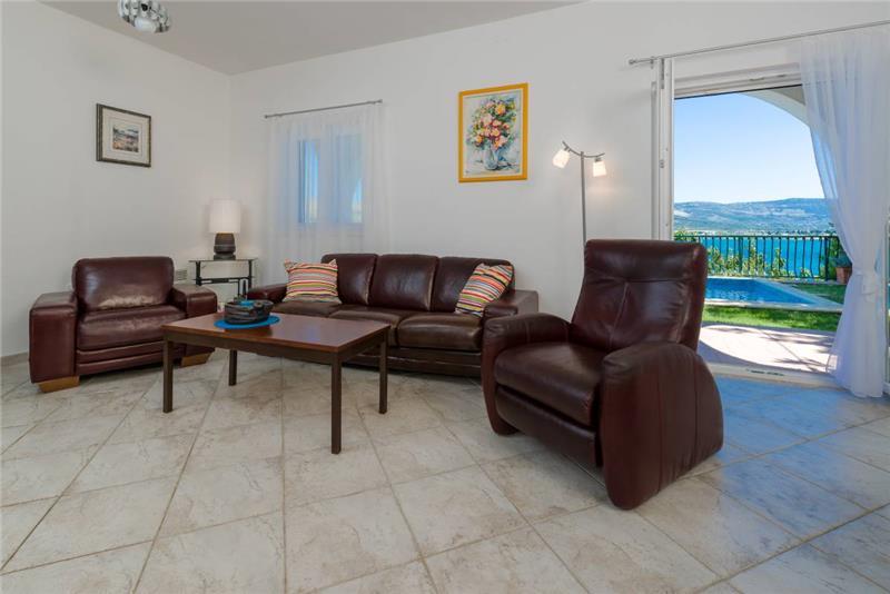 Beachfront villa in Ciovo, photograph 7