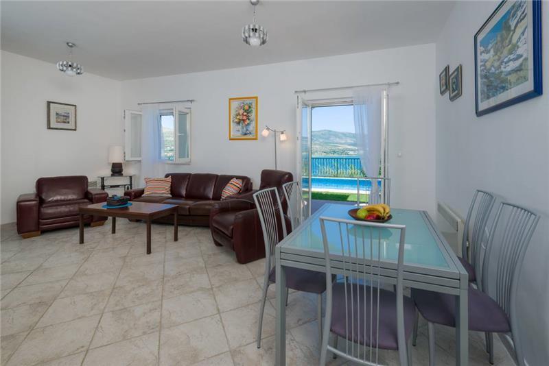Beachfront villa in Ciovo, photograph 8