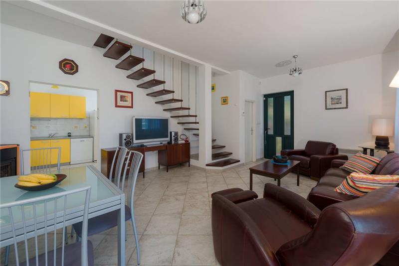 Beachfront villa in Ciovo, photograph 9