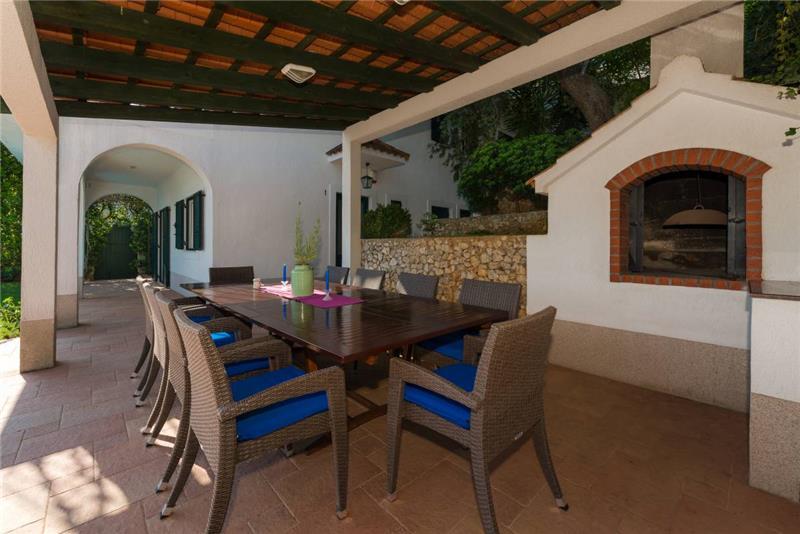 Beachfront villa in Ciovo, photograph 5