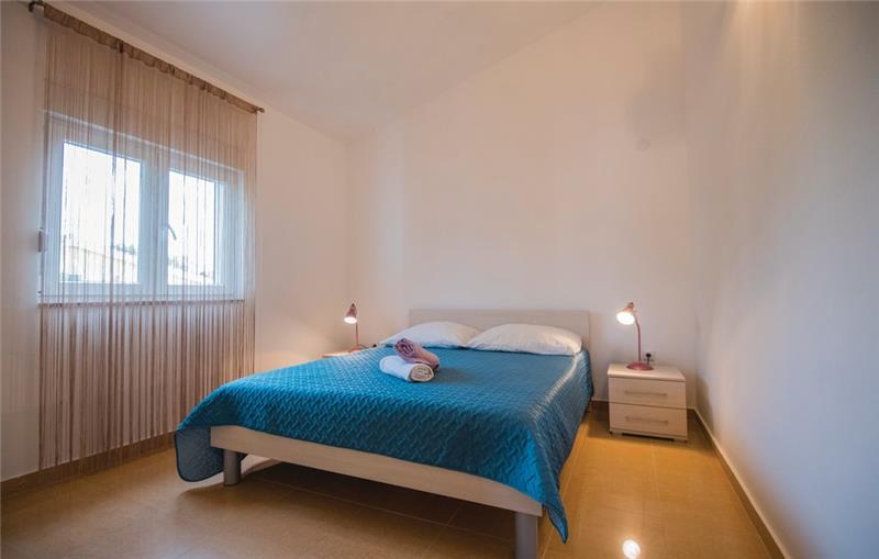 Villa in Stari Grad, photograph 10