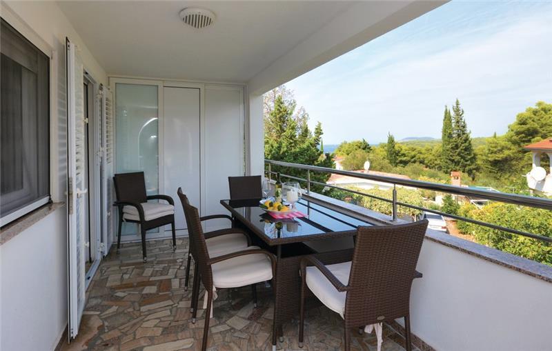 Villa in Stari Grad, photograph 15