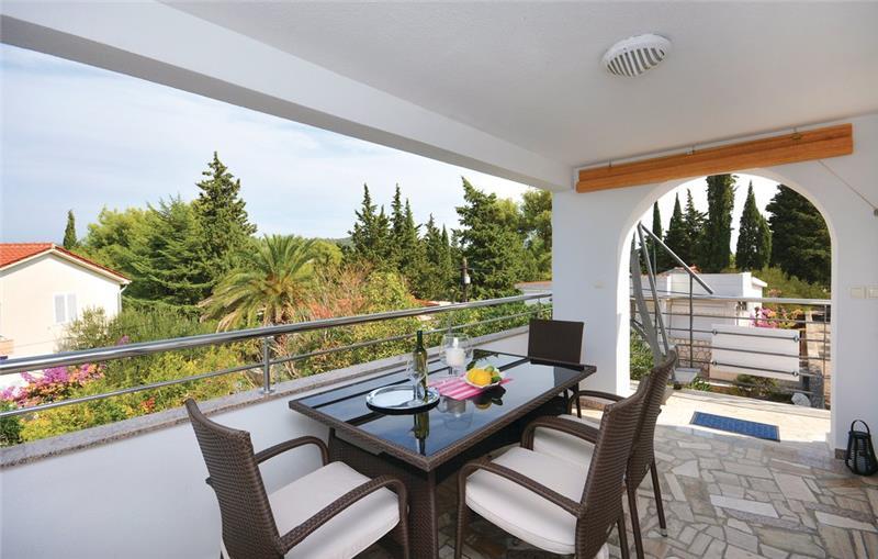 Villa in Stari Grad, photograph 3