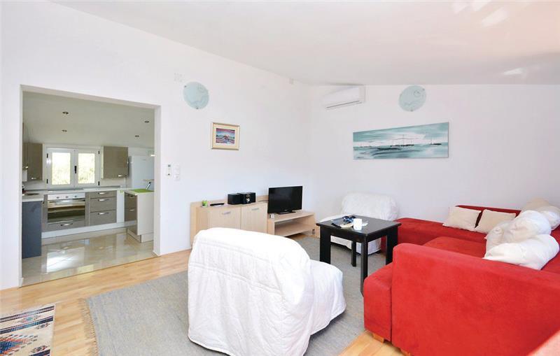 2-Bedroom Apartment near Jelsa, Hvar Island, Sleeps 4-6