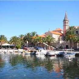 2 Bedroom Apartment in Splitska on Brac, sleeps 3-5