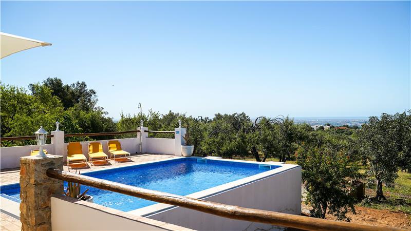 Villa in Santa Barbara de Nexe, photograph 6