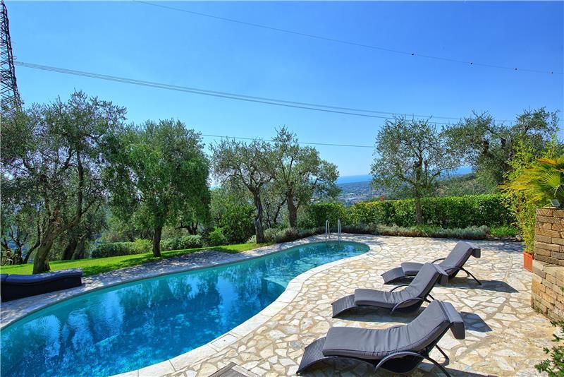 Villa in Tuscany, photograph 1