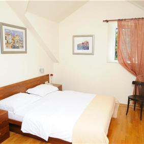 2 bedroom Apartment in Splitska on Brac, Sleeps 4-6