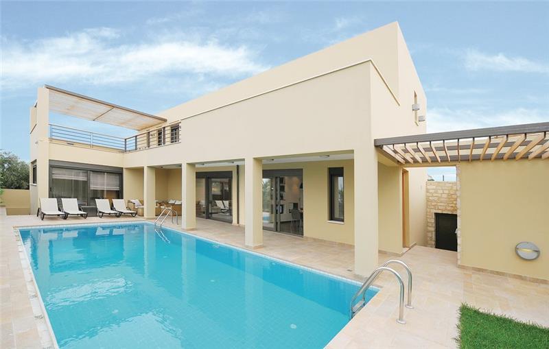 Sea-view villa in Rethymno, photograph 1