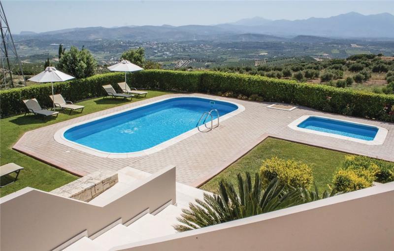 Villa in Heraklion, photograph 1