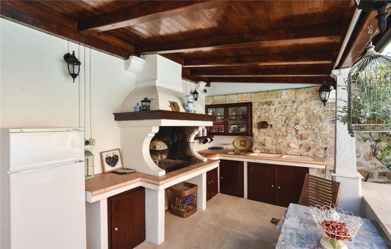 Sea-view villa in Jelsa, photograph 24