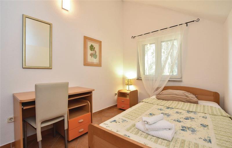 Beachfront villa in Zarace, photograph 11