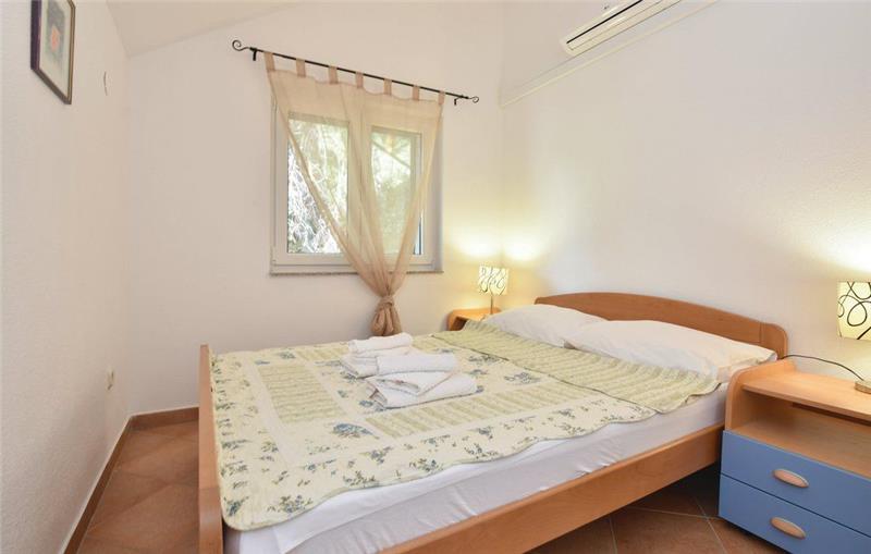 4-Bedroom Waterfront Villa near Zarace, Hvar Island, Sleeps 7