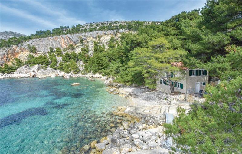 Beachfront villa in Zarace, photograph 20
