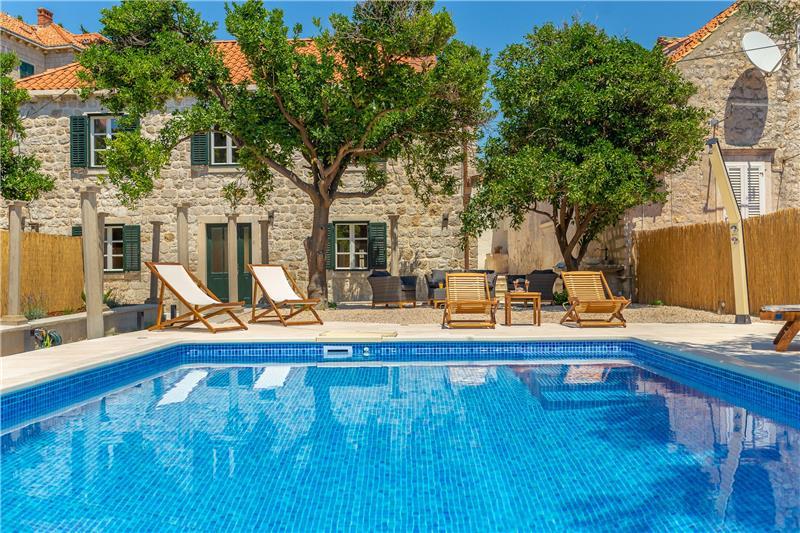 Villa in Dubrovnik, photograph 1
