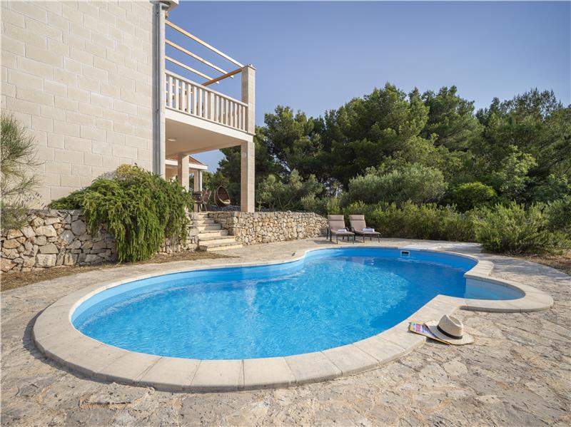 Sea-view villa in Stari Grad (Hvar), photograph 2