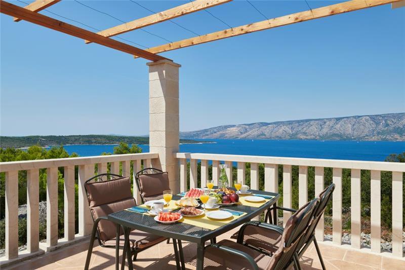 Sea-view villa in Stari Grad (Hvar), photograph 3
