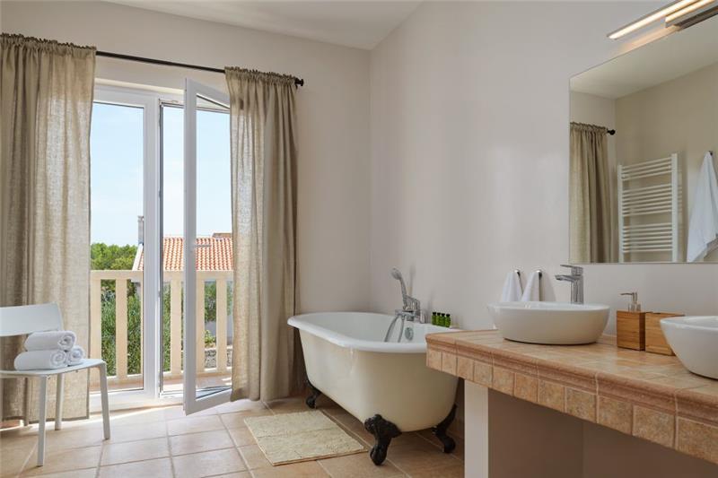Sea-view villa in Stari Grad (Hvar), photograph 23