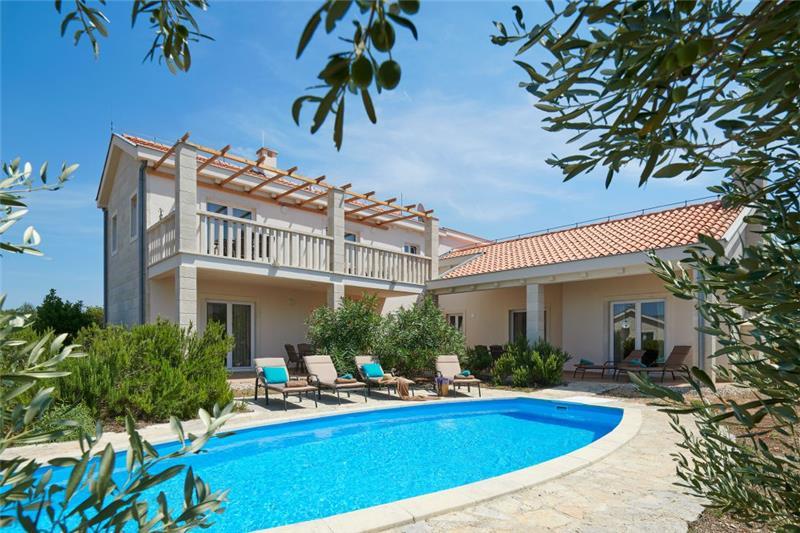 Sea-view villa in Stari Grad (Hvar), photograph 1