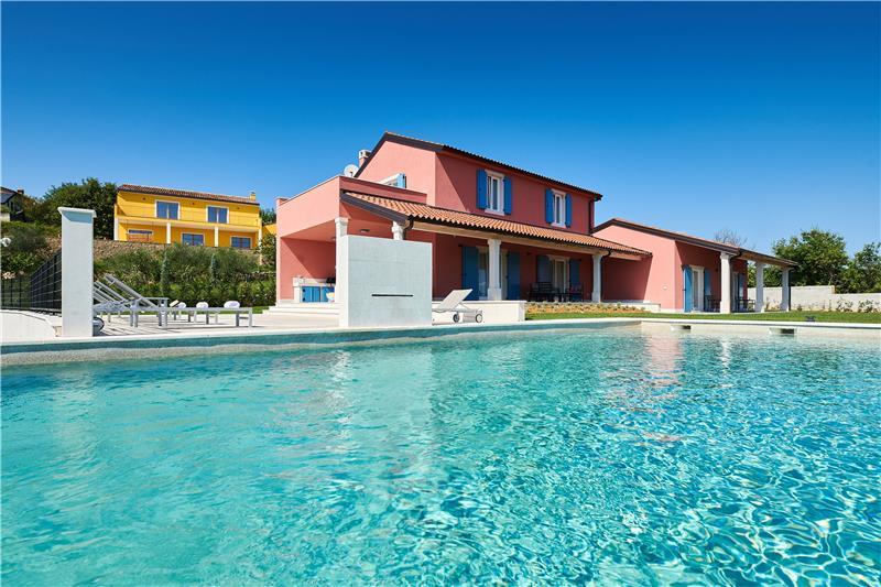 Villa in Oprtalj, photograph 1