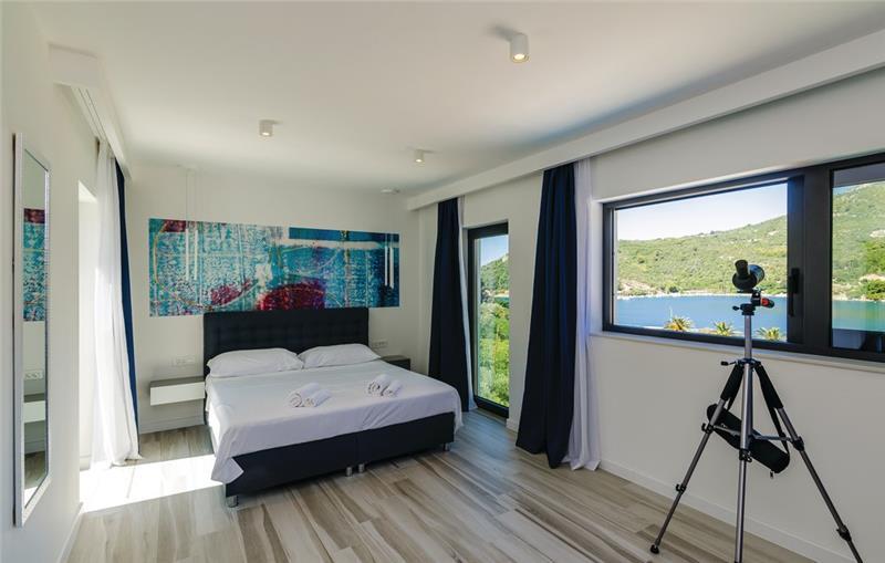 Beachfront villa in Zaton, photograph 24