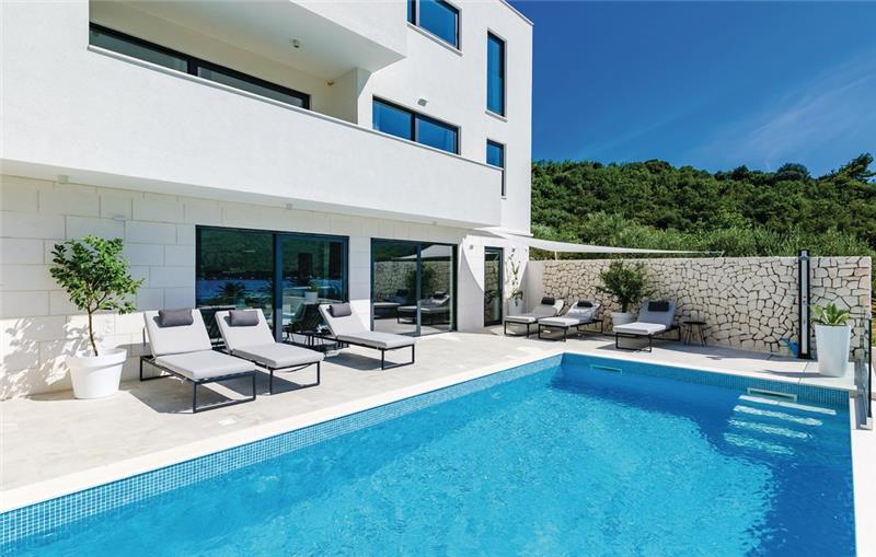 Beachfront villa in Zaton, photograph 2
