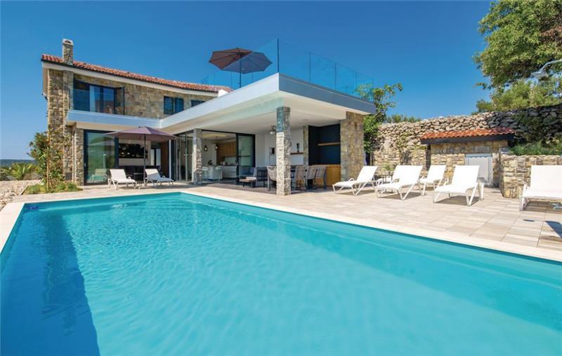 Sea-view villa in Pag Island, photograph 2