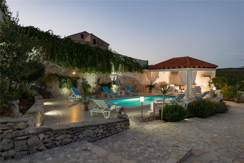 Sea-view villa in Selca, photograph 24